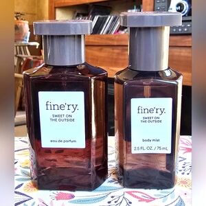 ***SOLD Local** Fine'ry Brand Sweet on the Outside Eau de ParfumBody Mist Set